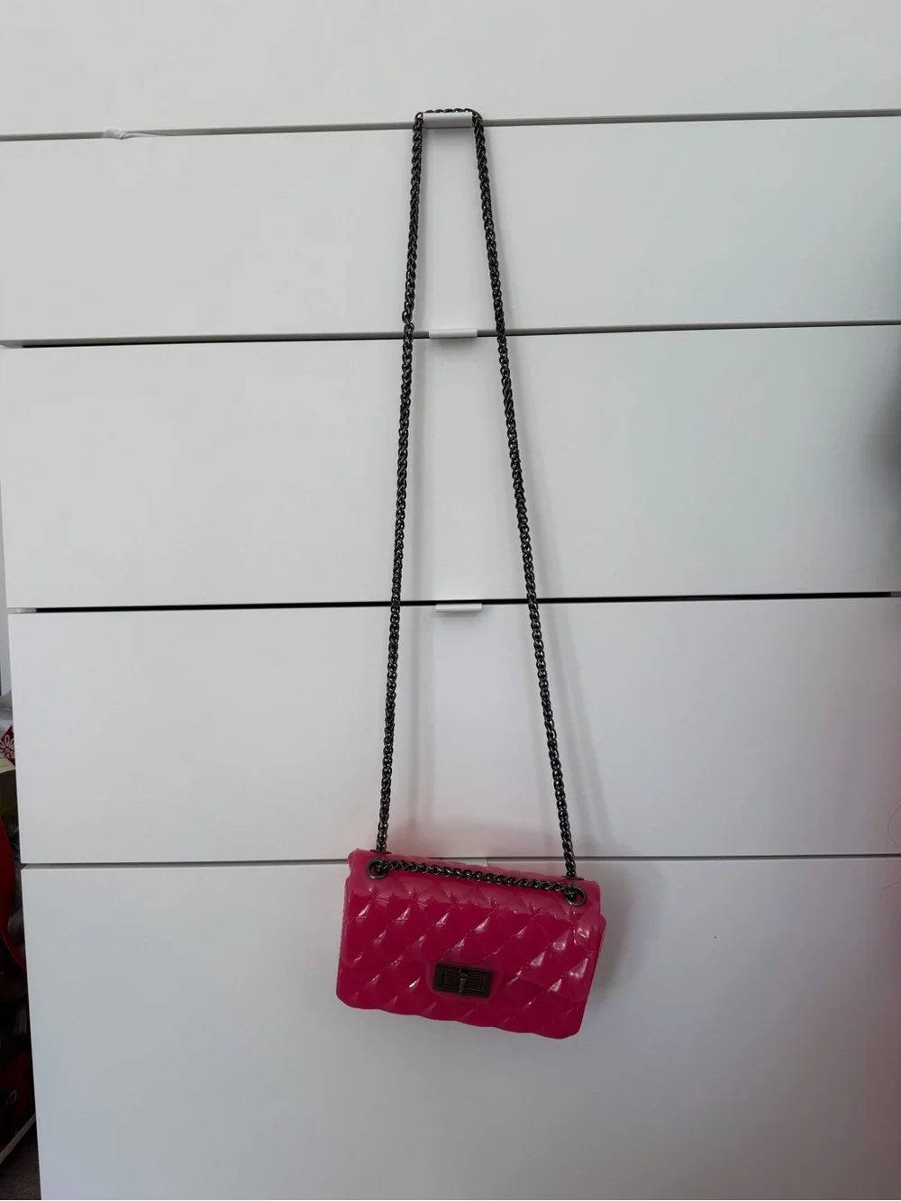 Hot pink jelly chain bag